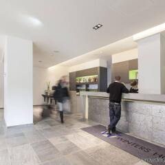 Select Hotel Berlin The Wall интерьер отеля