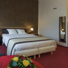 Отель Golden Tulip De Medici комната для гостей фото 7