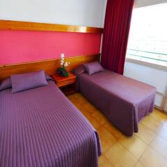Отель Hostal Magnolia Испания, Льорет-де-Мар - отзывы, цены и фото номеров - забронировать отель Hostal Magnolia онлайн комната для гостей фото 2