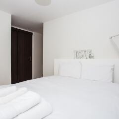 Отель 2 Bedroom Apartment With Balcony Великобритания, Лондон - отзывы, цены и фото номеров - забронировать отель 2 Bedroom Apartment With Balcony онлайн комната для гостей фото 3