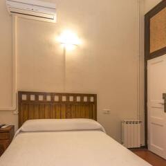 Отель Hostal Girona Испания, Барселона - отзывы, цены и фото номеров - забронировать отель Hostal Girona онлайн комната для гостей фото 4