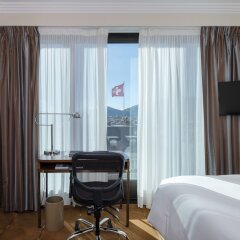 Отель Warwick Geneva Швейцария, Женева - 1 отзыв об отеле, цены и фото номеров - забронировать отель Warwick Geneva онлайн удобства в номере фото 2