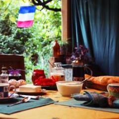Отель Guest House Chez Ketevan Грузия, Тбилиси - отзывы, цены и фото номеров - забронировать отель Guest House Chez Ketevan онлайн гостиничный бар
