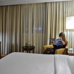 Отель Courtyard by Marriott Toulouse Airport Франция, Тулуза - отзывы, цены и фото номеров - забронировать отель Courtyard by Marriott Toulouse Airport онлайн спа