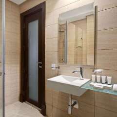 Отель Ramada Encore Kuwait Downtown ванная