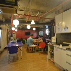 Kimchee Sinchon Guesthouse - Hostel питание