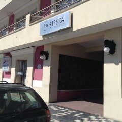 Hotel La Siesta парковка