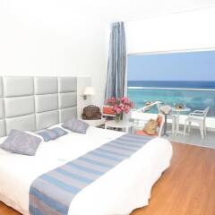Отель Silver Sands Beach Hotel Кипр, Протарас - 10 отзывов об отеле, цены и фото номеров - забронировать отель Silver Sands Beach Hotel онлайн комната для гостей фото 2