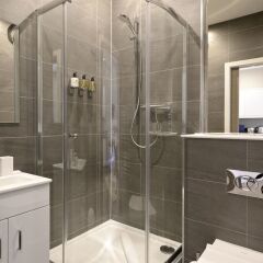 Апартаменты Destiny Scotland Apartments at Nelson Mandela Place комната для гостей фото 4
