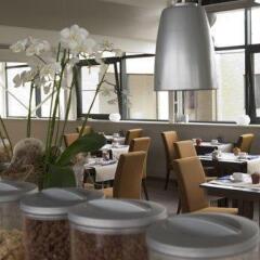 Отель Ghent River Hotel Бельгия, Гент - отзывы, цены и фото номеров - забронировать отель Ghent River Hotel онлайн гостиничный бар