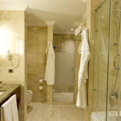 Alila Deluxe Thermal Hotel & Spa ванная