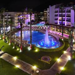 Отель Ideal Prime Beach бассейн