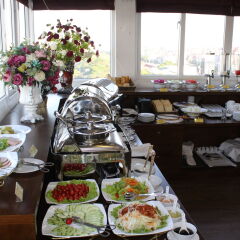 West Lake Home Hotel & Spa питание