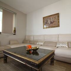 Отель Nice Booking - Fleurs Terrasse Parking Франция, Ницца - отзывы, цены и фото номеров - забронировать отель Nice Booking - Fleurs Terrasse Parking онлайн комната для гостей
