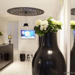 First Hotel Paris - Tour Eiffel интерьер отеля