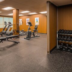 Отель BEST WESTERN PLUS Carlton Plaza Hotel Канада, Виктория - отзывы, цены и фото номеров - забронировать отель BEST WESTERN PLUS Carlton Plaza Hotel онлайн фитнесс-зал фото 4