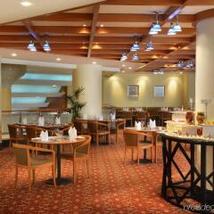 Отель Swiss-Belhotel Sharjah ОАЭ, Шарджа - отзывы, цены и фото номеров - забронировать отель Swiss-Belhotel Sharjah онлайн питание фото 3