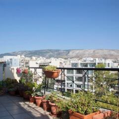 Отель Bright Central Apt in Athens балкон
