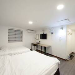 Отель K-Guesthouse Dongdaemun 1 2* Номер категории Эконом с различными типами кроватей фото 5