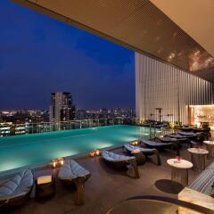 Отель Hilton Sukhumvit Bangkok Таиланд, Бангкок - отзывы, цены и фото номеров - забронировать отель Hilton Sukhumvit Bangkok онлайн бассейн фото 2
