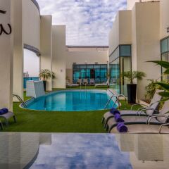 First Central Hotel Suites бассейн фото 3
