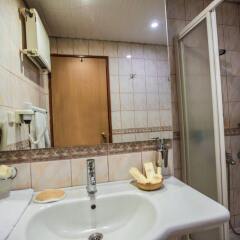 Vera Hotel Tassaray Турция, Ургуп - отзывы, цены и фото номеров - забронировать отель Vera Hotel Tassaray онлайн ванная фото 2