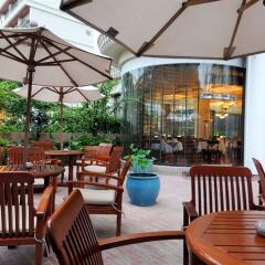 Отель Solitaire Bangkok Sukhumvit 11 Таиланд, Бангкок - 1 отзыв об отеле, цены и фото номеров - забронировать отель Solitaire Bangkok Sukhumvit 11 онлайн питание