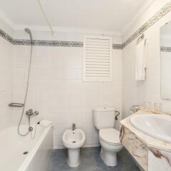 Отель Globales Honolulu - Adults Only ванная фото 2