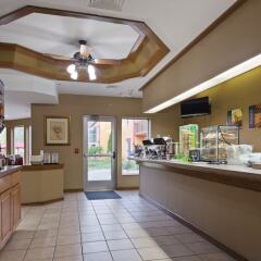 Отель Chicago Club Inn & Suites питание фото 3