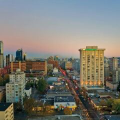 Отель Sandman Suites Vancouver on Davie Канада, Ванкувер - отзывы, цены и фото номеров - забронировать отель Sandman Suites Vancouver on Davie онлайн городской автобус