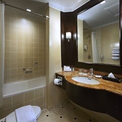 Отель Berjaya Penang Hotel Малайзия, Пенанг - 1 отзыв об отеле, цены и фото номеров - забронировать отель Berjaya Penang Hotel онлайн ванная фото 2