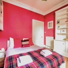 Отель Lovely 2BR Home Next to the Castle Эдинбург фото 3