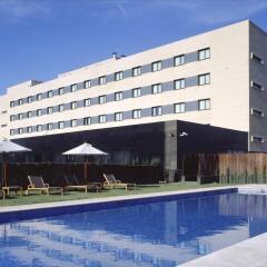 Отель AC Hotel Sevilla Forum by Marriott Испания, Севилья - отзывы, цены и фото номеров - забронировать отель AC Hotel Sevilla Forum by Marriott онлайн бассейн