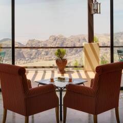 Отель Petra Marriott Hotel Иордания, Вади-Муса - отзывы, цены и фото номеров - забронировать отель Petra Marriott Hotel онлайн балкон
