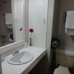 San Marco Hotel & Casino in Willemstad, Curacao from 69$, photos, reviews - zenhotels.com bathroom photo 2