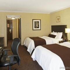 Отель Delta Hotels by Marriott Toronto East Канада, Торонто - отзывы, цены и фото номеров - забронировать отель Delta Hotels by Marriott Toronto East онлайн комната для гостей фото 4