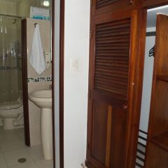 Отель Casa Santa Mónica Колумбия, Кали - отзывы, цены и фото номеров - забронировать отель Casa Santa Mónica онлайн ванная