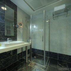 The Hotel Beyaz Saray & Spa Турция, Стамбул - 10 отзывов об отеле, цены и фото номеров - забронировать отель The Hotel Beyaz Saray & Spa онлайн ванная фото 2