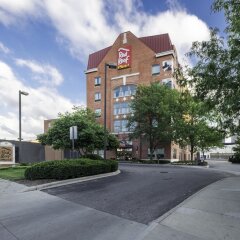 Отель Red Roof Inn PLUS+ Columbus Downtown - Convention Center США, Колумбус - отзывы, цены и фото номеров - забронировать отель Red Roof Inn PLUS+ Columbus Downtown - Convention Center онлайн вид на фасад