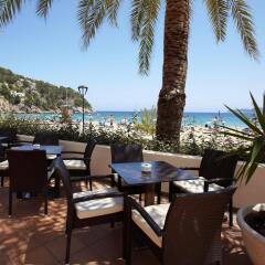 Отель Grupotel Cala San Vicente Испания, Сен-Жуан-де-Лабриджа - отзывы, цены и фото номеров - забронировать отель Grupotel Cala San Vicente онлайн пляж фото 2