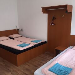 Отель Omega Guesthouse Budapest Венгрия, Будапешт - отзывы, цены и фото номеров - забронировать отель Omega Guesthouse Budapest онлайн комната для гостей