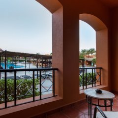 Отель Jaz Makadi Saraya Resort Египет, Хургада - отзывы, цены и фото номеров - забронировать отель Jaz Makadi Saraya Resort онлайн балкон