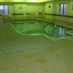 Отель Churchill Living Olympia House бассейн
