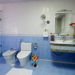Al Safa Royal Suites in Doha, Qatar from 146$, photos, reviews - zenhotels.com bathroom