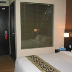 Tat Place Hotel in Kuala Belait, Brunei from 95$, photos, reviews - zenhotels.com guestroom photo 3