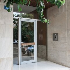 Отель UPSTREET Charming & Comfy 2BD Apt-Acropolis Афины вид на фасад