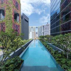 Отель Sofitel Singapore City Centre бассейн