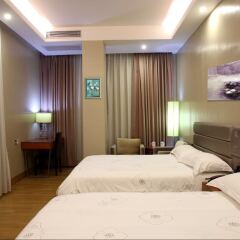 TIE LV Holiday Hotel комната для гостей