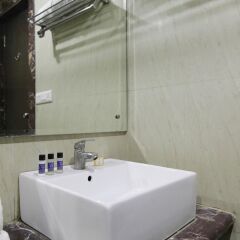 Отель OYO Premium Jaipur Junction ванная фото 2