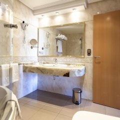 Отель Gran Hotel Almeria Испания, Альмерия - отзывы, цены и фото номеров - забронировать отель Gran Hotel Almeria онлайн ванная фото 2